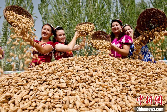 “中国巴旦木之乡”新疆莎车特色农产品产业延伸助农增收