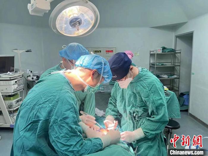 新疆完成兩例“同種異體腎移植術”
