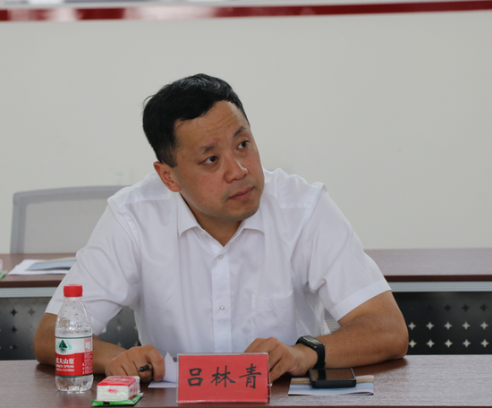 2022年7月21日，吕林青参加八团与高新区（滨江）召开的对口援疆工作座谈会。