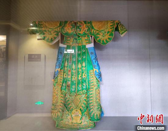 图为福泉阳戏文化馆展示的戏服。　刘美伶 摄