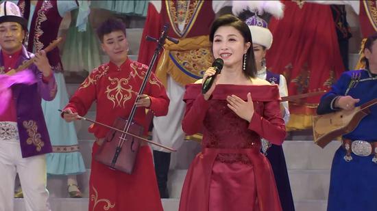 中央民族歌舞团国家一级演员刘媛媛深情演唱《您的话儿我们最爱听》