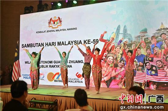 马来西亚传统歌舞表演。俞靖 摄
