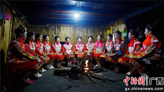 广西瑶家传统“兰家节”喜庆丰收节