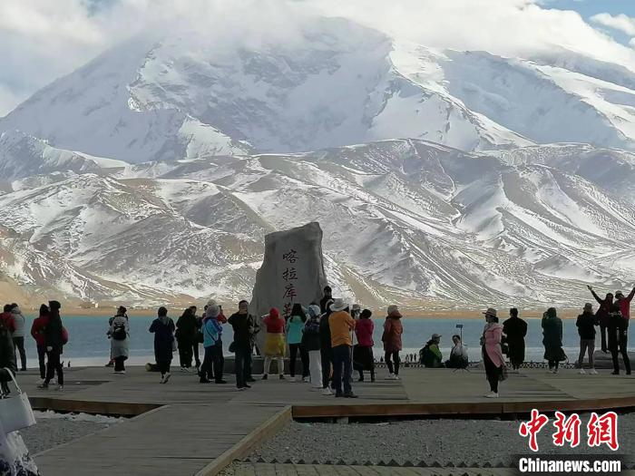 新疆“云端之鄉”：牧民借山湖美景發展旅游增收致富