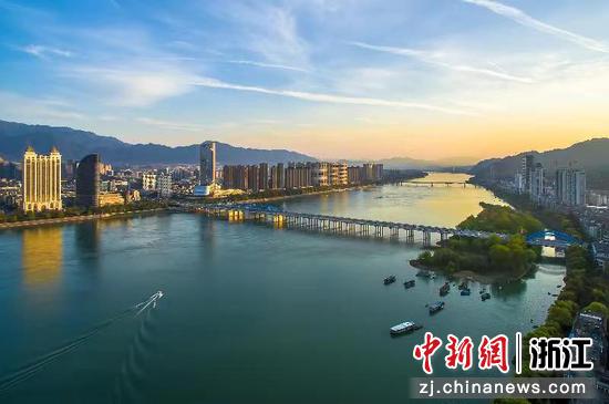 人与自然和谐相处的杭州。  陈爱民 供图