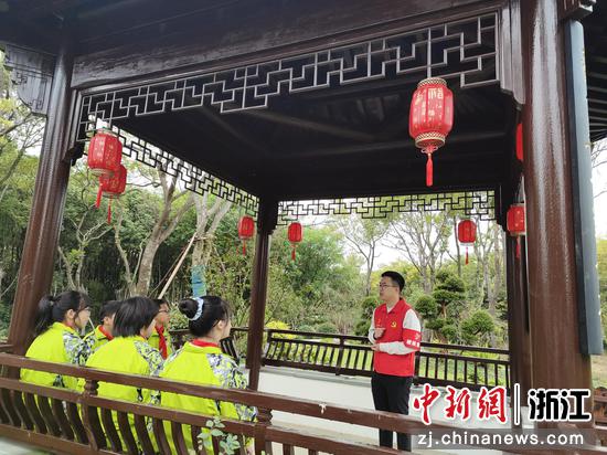 ��Ӳ�����ꡱ�����ų�Ա���ڽ������� ������������ͼ