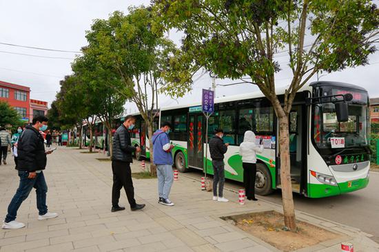 贵州威宁：开通乡镇公交路线 方便沿途10万余民众出行