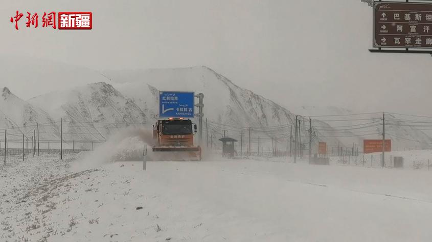国道314线积雪结冰 喀什公路全力保通