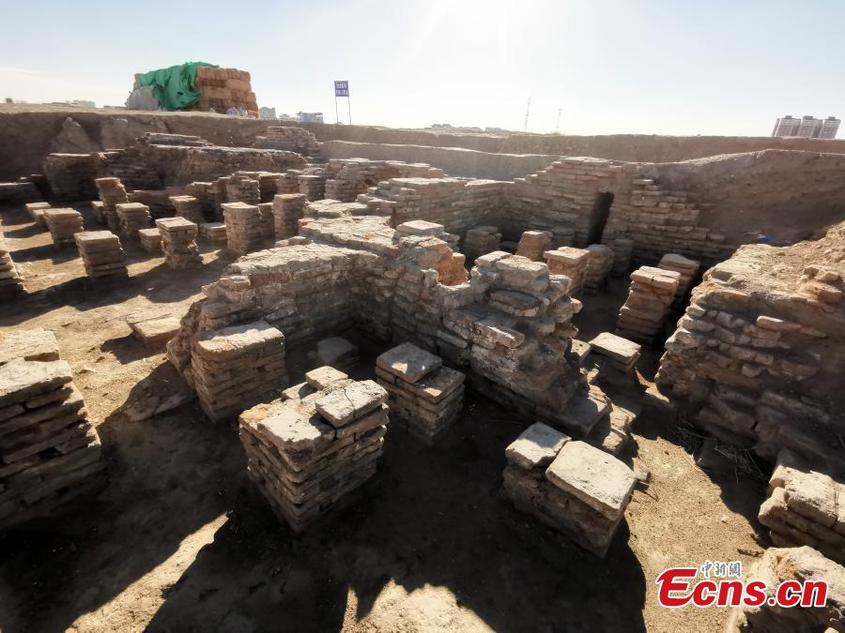 Large number of relics unearthed in Tang ruins in Xinjiang