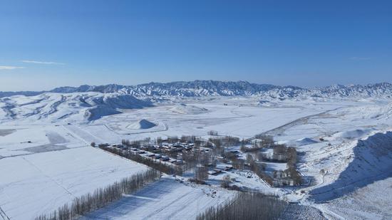 新疆天山托木爾景區·博孜墩迎來今冬的首次降雪 郭海濤攝