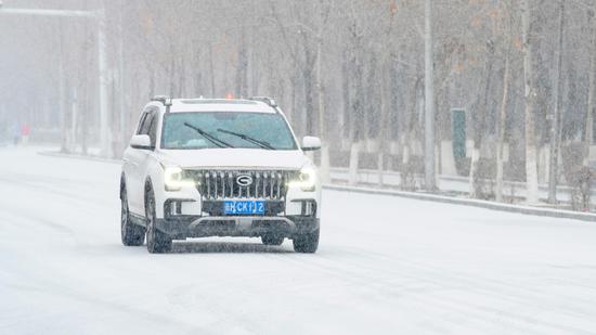 新疆北屯受冷空气影响迎降雪