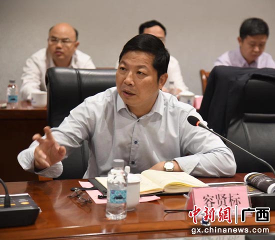 广旅集团党委书记、董事长容贤标。