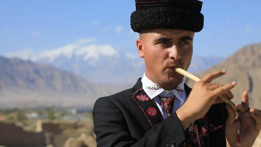 【万人说新疆】新疆鹰笛演奏者塔吉丁：吹出民族音乐的传承之音