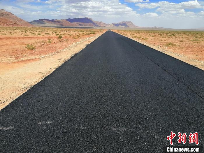 新疆今年已完成农村公路建设里程逾6400公里
