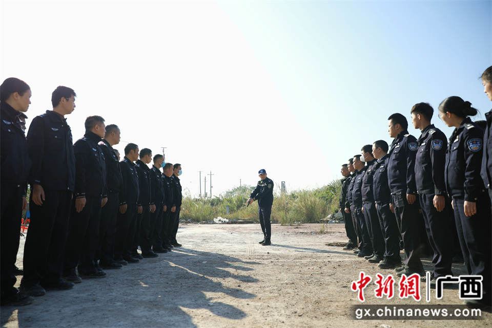 贺州警方以考促学检验练兵成效