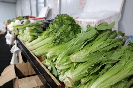 新疆兵团第十二师储备蔬菜投放点在三坪农场投入运营