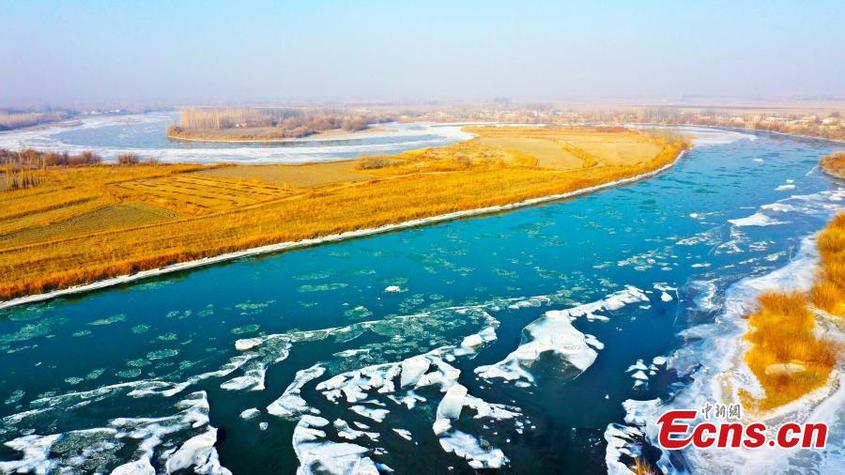 Stunning scenery of frozen Kaidu River in Xinjiang