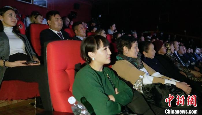 吉爾吉斯斯坦公映首部中國電影 吉官員稱拉近兩國人民距離