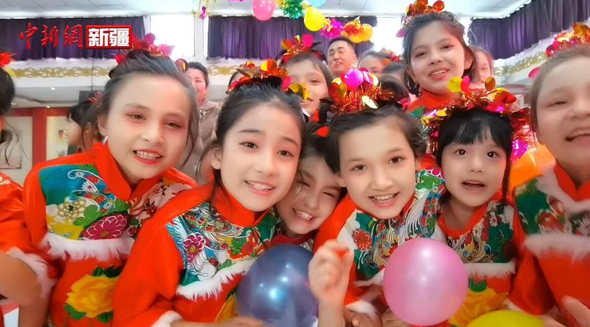 新疆和田市：慶元旦 迎新年 文化節目精彩紛呈