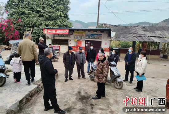 桂林平乐县多部门联手  爱心救助流浪人返乡