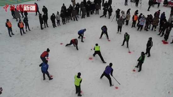 冰雪运动“燃”起新疆巴楚县全民冬季体育热潮