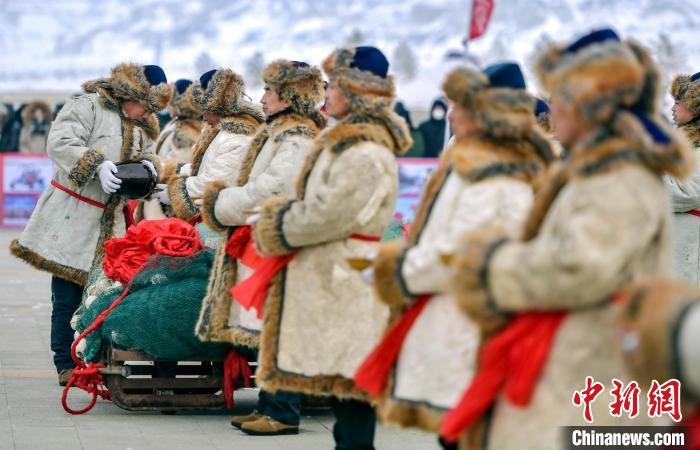 新疆福海冬捕節開幕 傳統千米大拉網“踏雪尋魚”