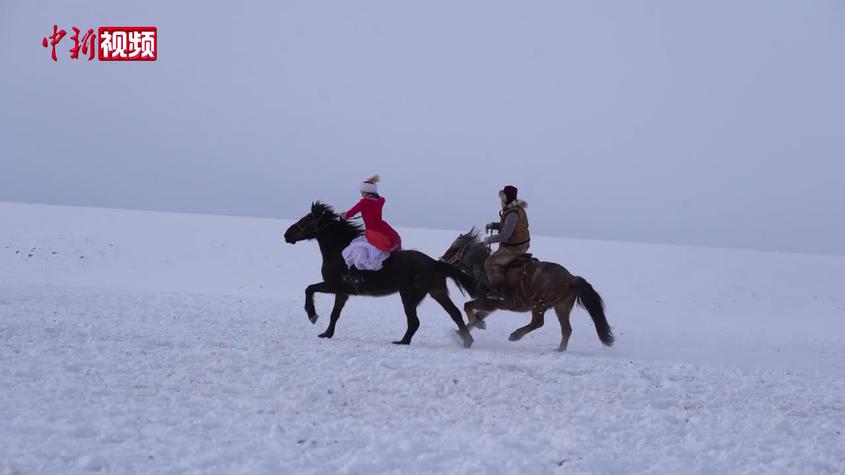 新疆邊境小城雪地上演哈薩克族民俗活動