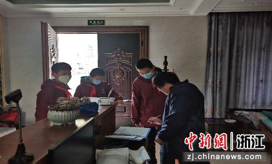 杭州市文海中学“乡贤助力共同富裕”社会实践团队在调研 张哲供图