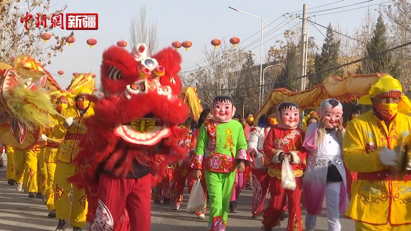 新疆巴楚縣：耍龍舞獅送祝福 熱熱鬧鬧迎新春