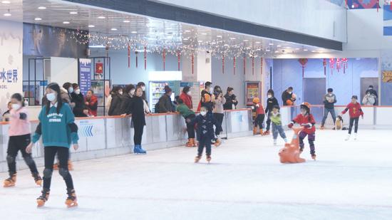 新疆昌吉市：抢抓春节市场 促进消费回暖