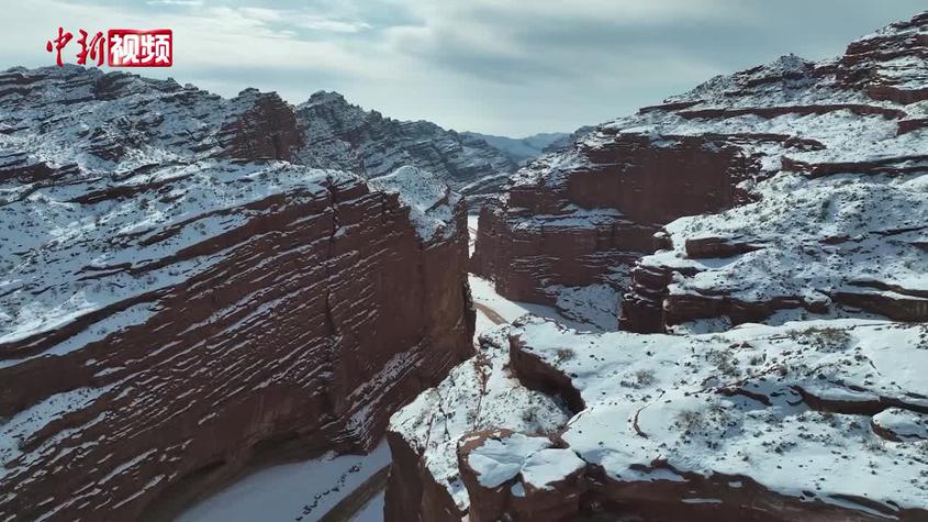 實拍雪后壯美的新疆溫宿大峽谷