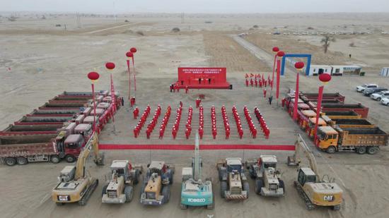 2月10日，富满油田500万吨产能建设工程在沙雅县哈德墩镇开工。