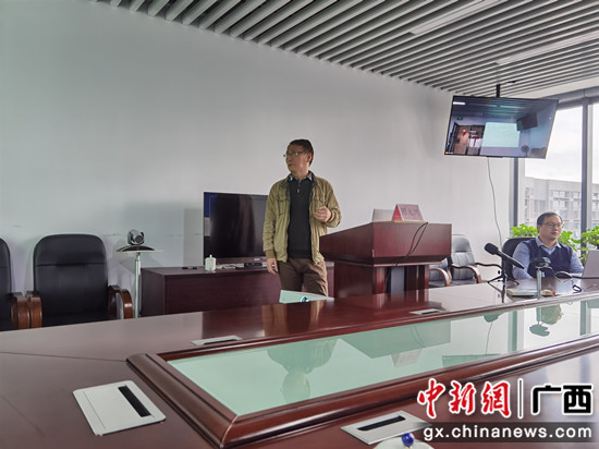 图为交流活动现场 蒙明鸣 摄