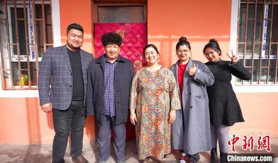 Kadi Gulayim's family (Photo: China News Service/Luo Youwei)