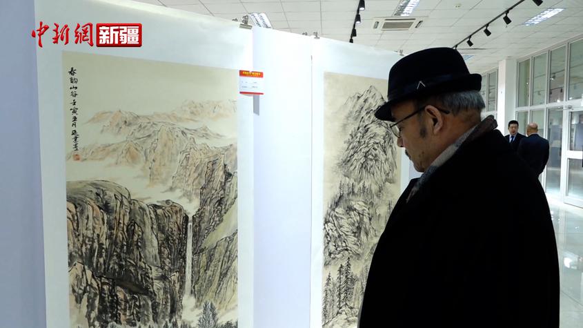 新疆墨玉县成功举办“桑皮纸上的中国画作品展”