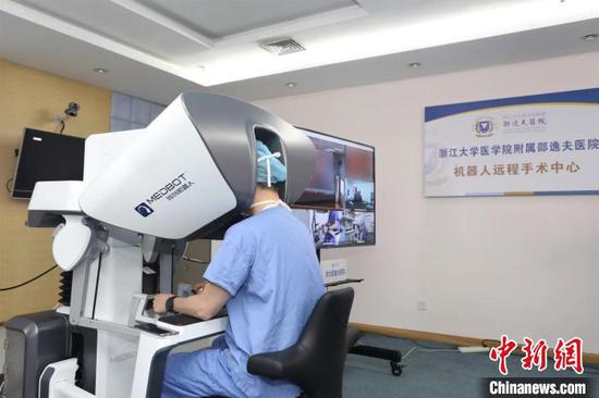運用5G超遠程機器人 浙江醫生“橫跨萬里”操刀新疆手術