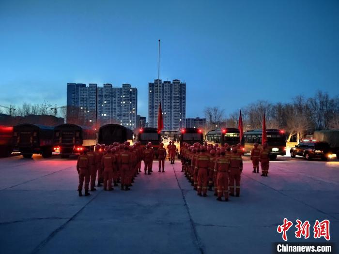 新疆温宿县发生5.1级地震 多部门赶赴震中探查