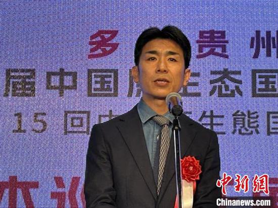 日本摄影师竹田武史致辞。　大展组委会办公室供图