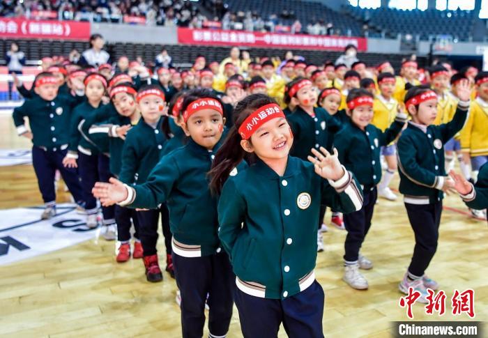 萌娃实力角逐全国幼儿体育小小运动会（新疆站）比赛
