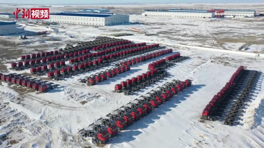 新疆吉木乃口岸2月出口商品車達2000輛