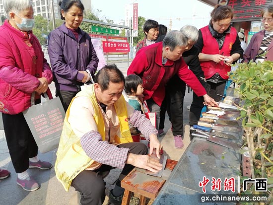桂林市七星区：社区处处都有“活雷锋”