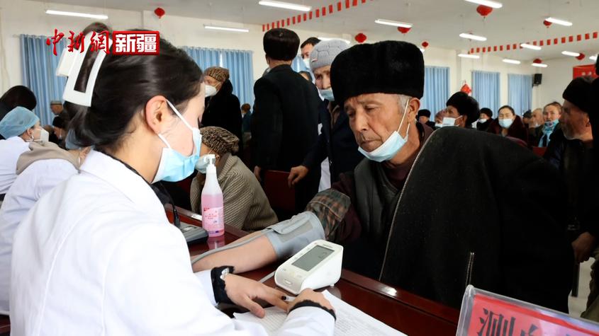 新疆阿克苏地区医疗专家义诊到村?