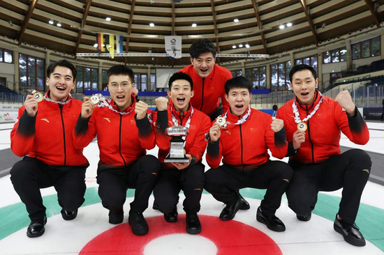 中国男子冰壶队夺得世界青年冰壶锦标赛冠军