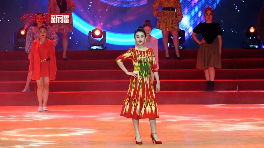 新疆墨玉县举办时装秀引领穿衣新风尚