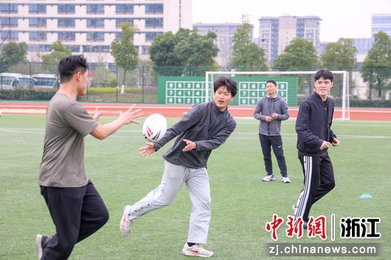 该校开设的7人制英式橄榄球  杭州师范大学供图