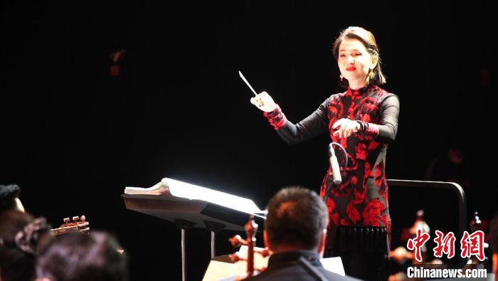 青年女指挥家：愿将新疆民族音乐带到维也纳金色大厅