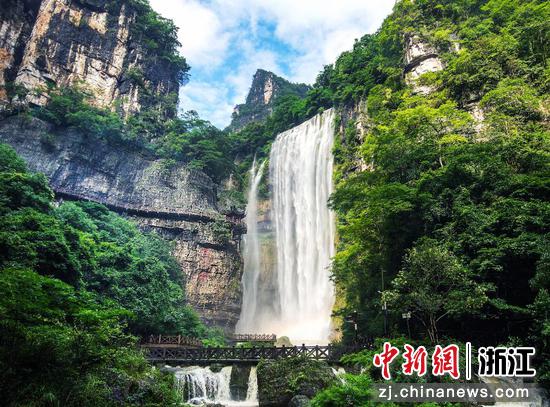 三峡大瀑布。 宜昌市文化和旅游局 供图