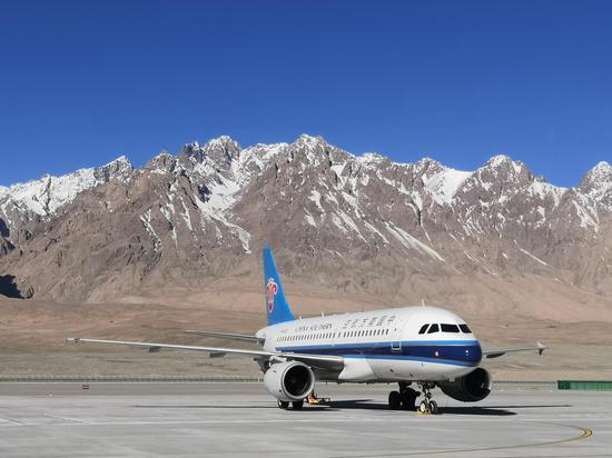 南航将持续加大新疆航空市场运力投入，不断丰富航线网络。车捷 摄