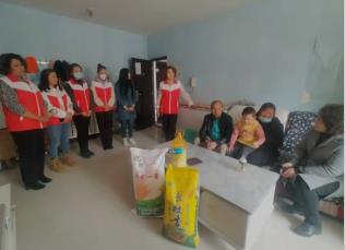 乌什镇开展“志愿服务暖人心”主题志愿服务活动