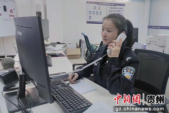 接警员：秦飞